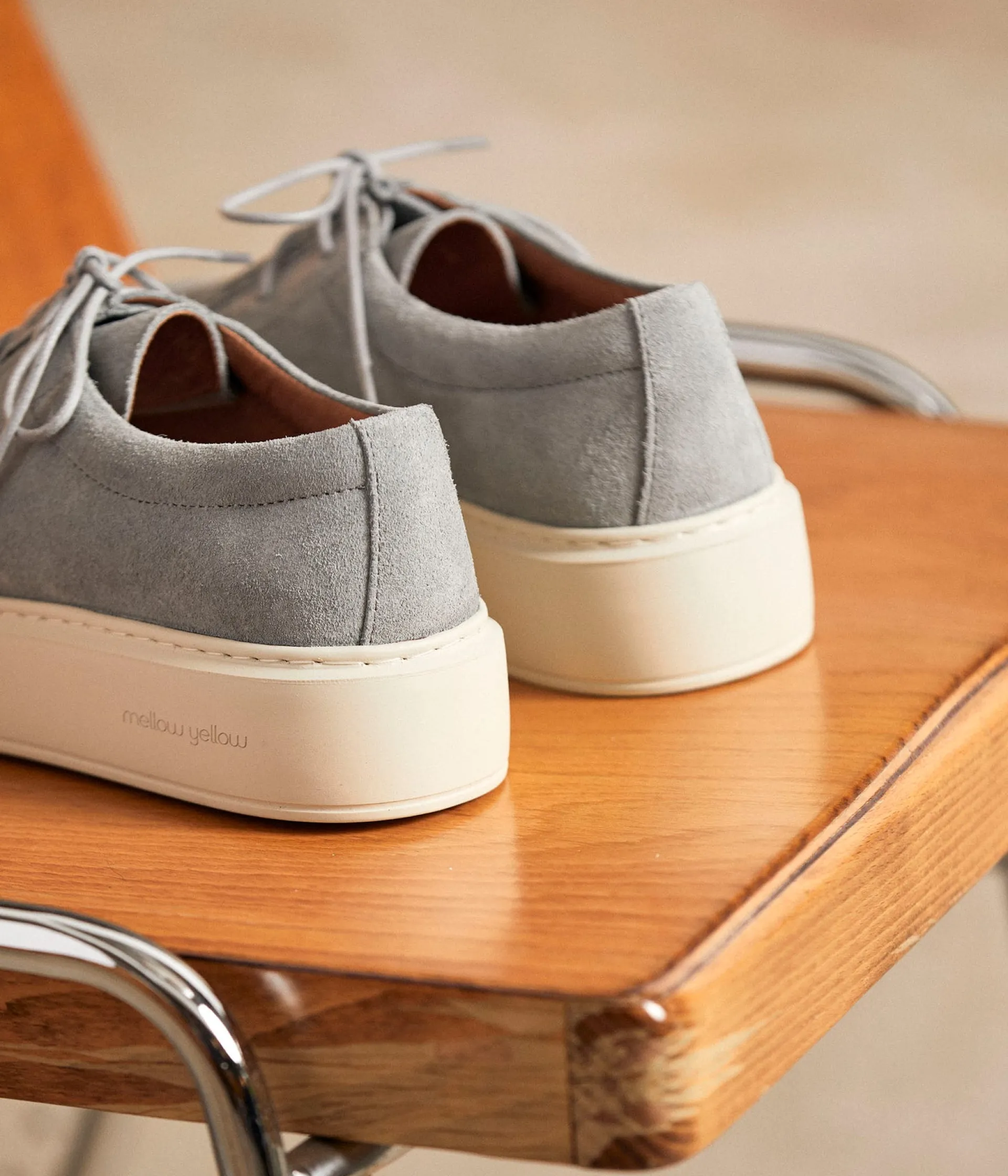 Femme Mellow Yellow Baskets-Baskets velours ciel Iva