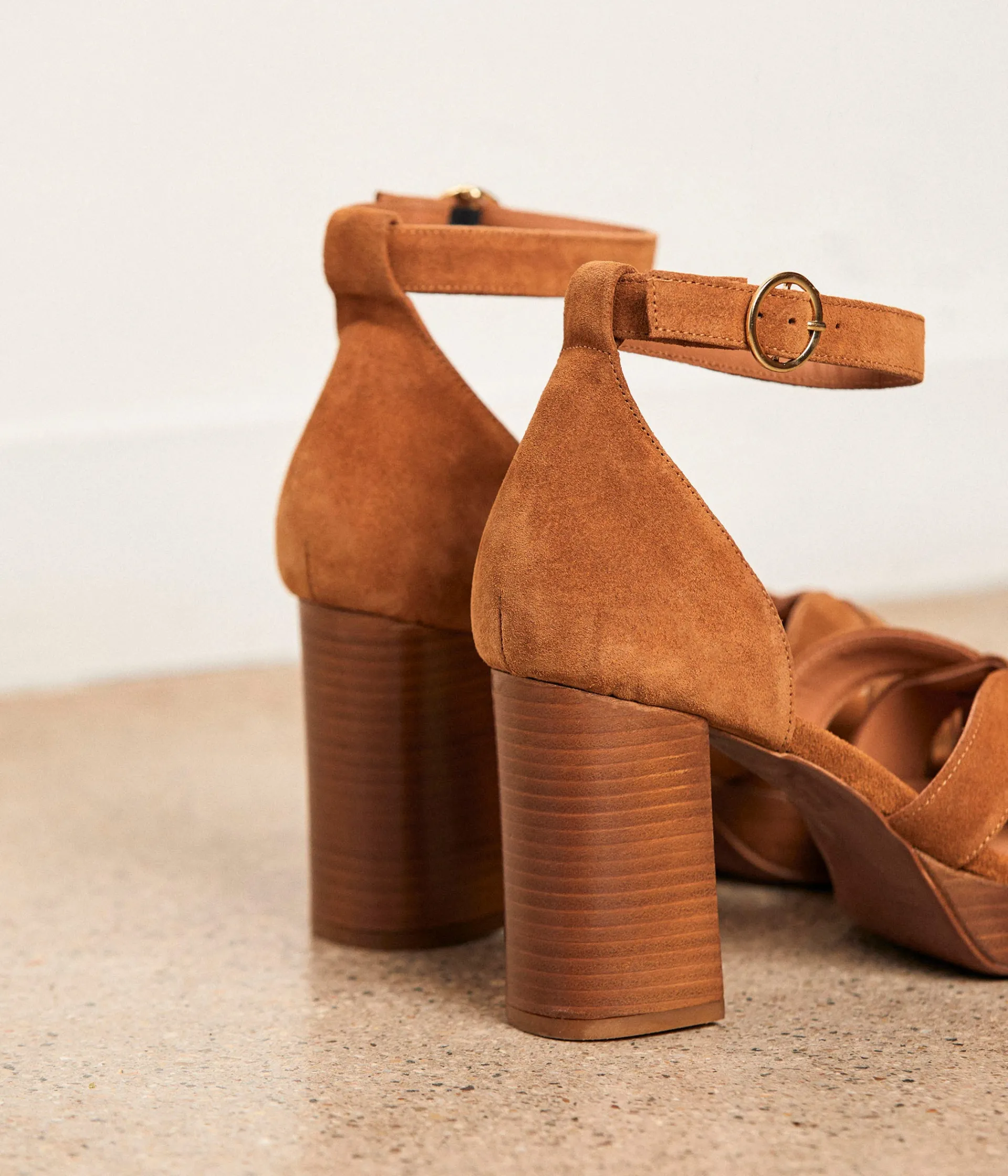 Femme Mellow Yellow Sandales-Sandales cognac velours Laura