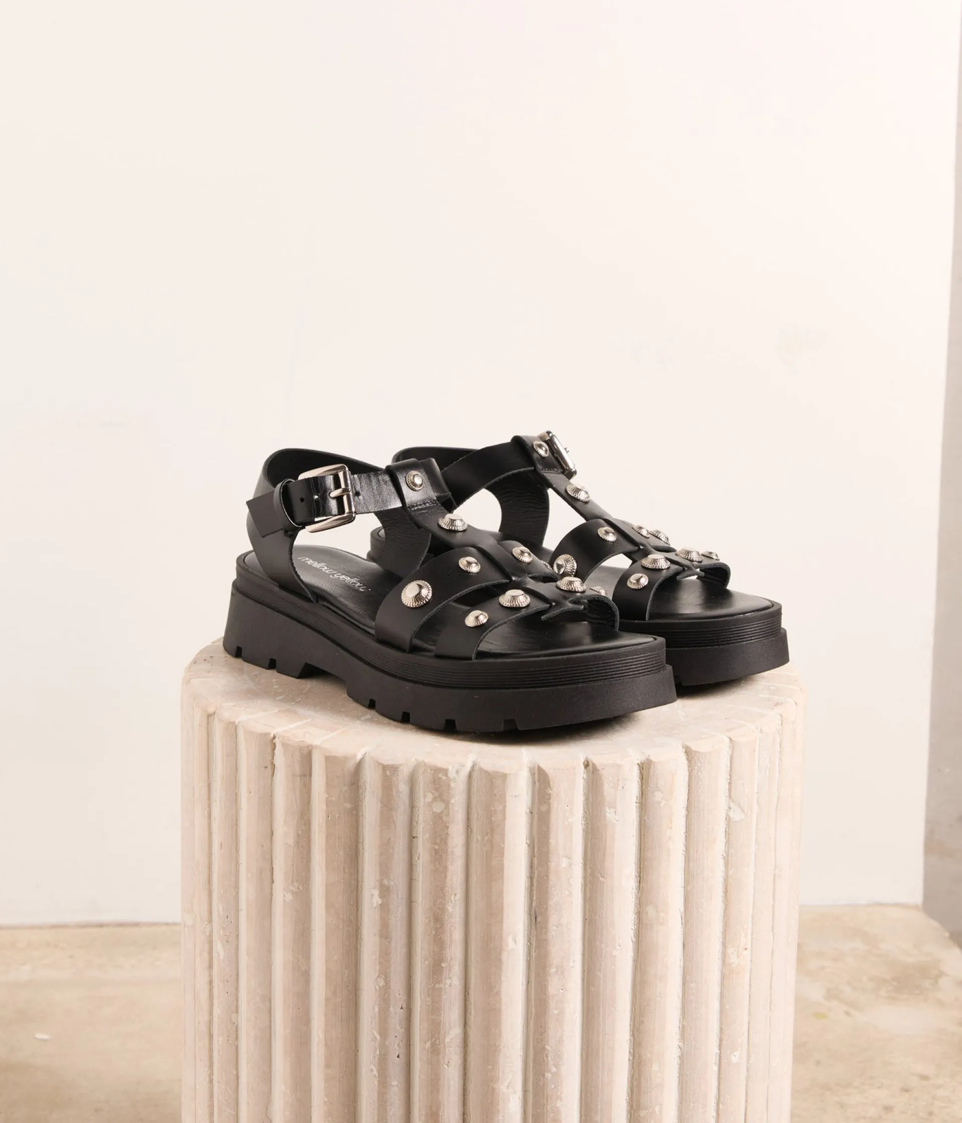 Femme Mellow Yellow Sandales, Mules-Sandales es cloutées Precy