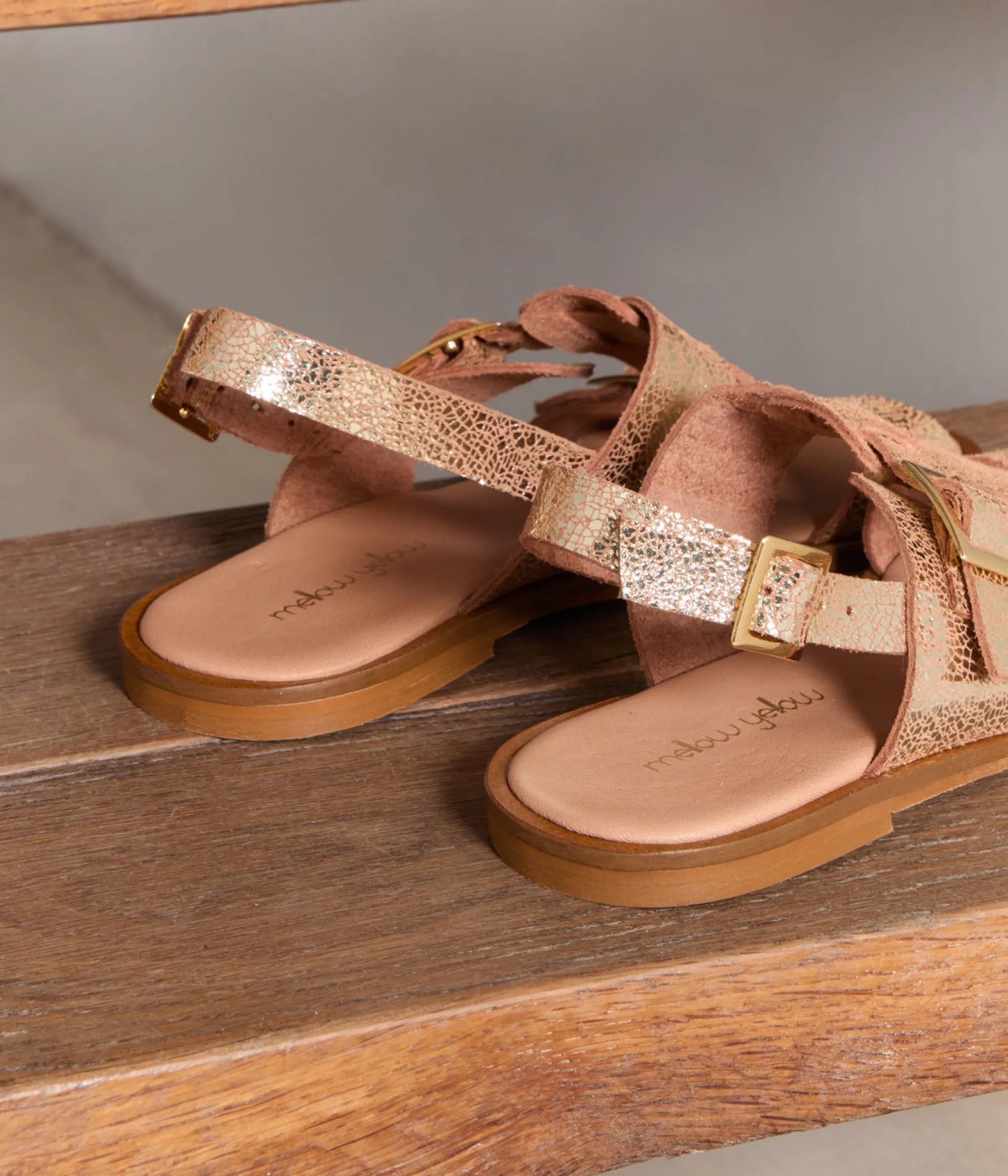 Femme Mellow Yellow Sandales-Sandales plates platine Nikki