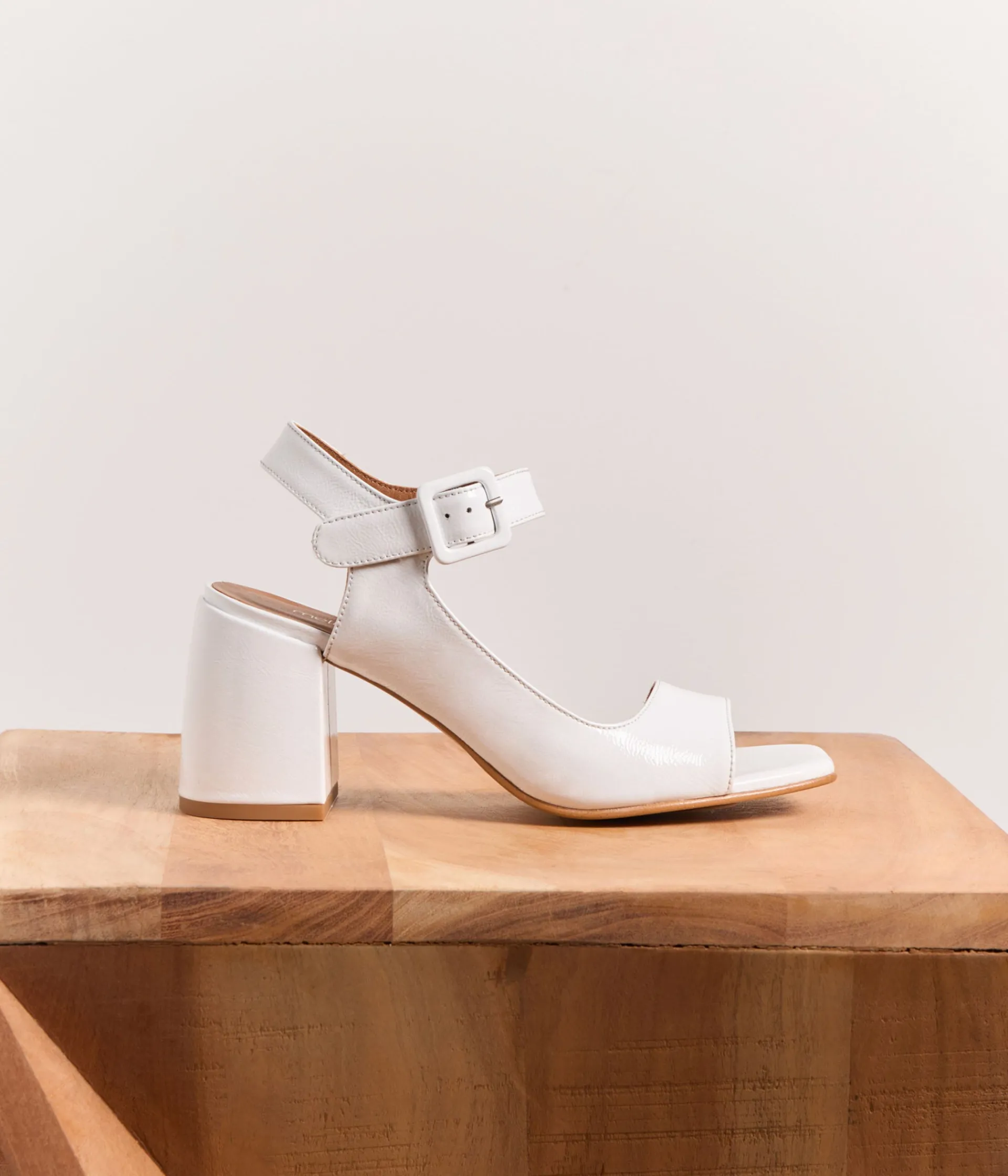 Femme Mellow Yellow Sandales, Mules-Sandales verni Léondre